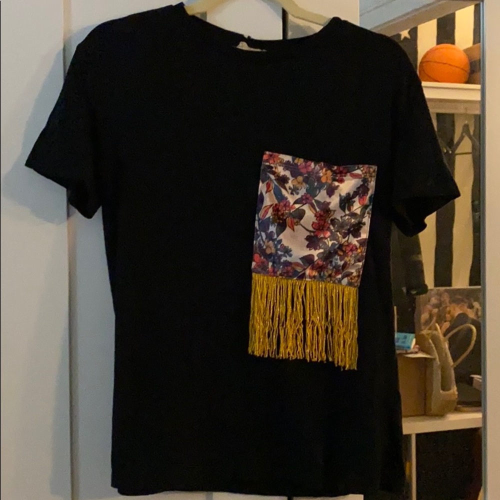 Cool black tee with velvet pattern, fringe pocket